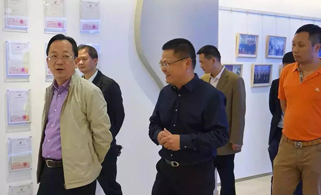 安順市長曾永濤考察中關(guān)村e(cuò)世界財(cái)富中心