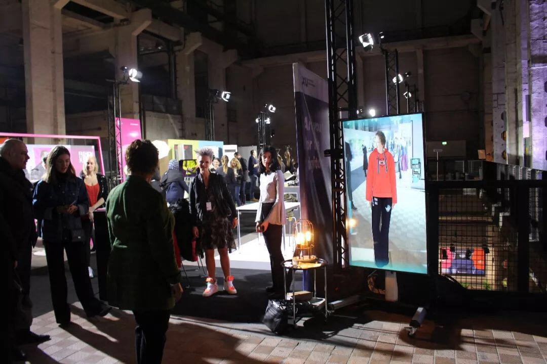 2018年德國(guó)柏林時(shí)尚科技展覽會(huì)購(gòu)搭魔鏡大放異彩